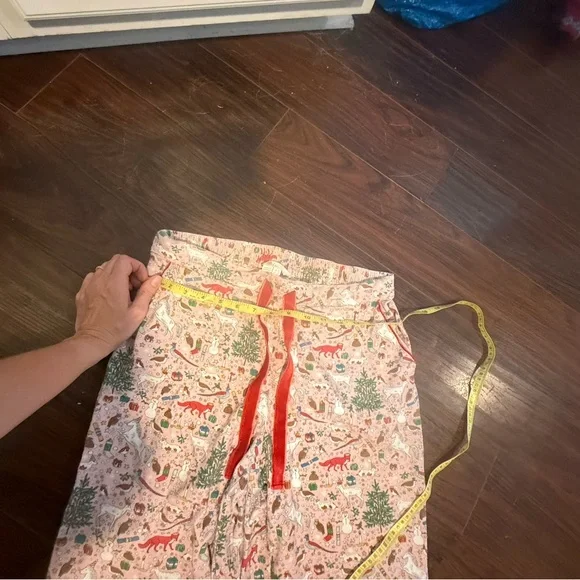 Boden Vanessa Cosy Festive Pyjama Bottoms, Milkshake Festive size 8 - Picture 9 of 9